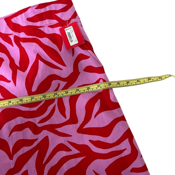 Spanx 3X Polished On The Go 6" Short in True Red Zebra Stripe Animal Print NWT - Picture 11 of 16